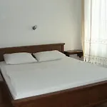 Berg Otel *